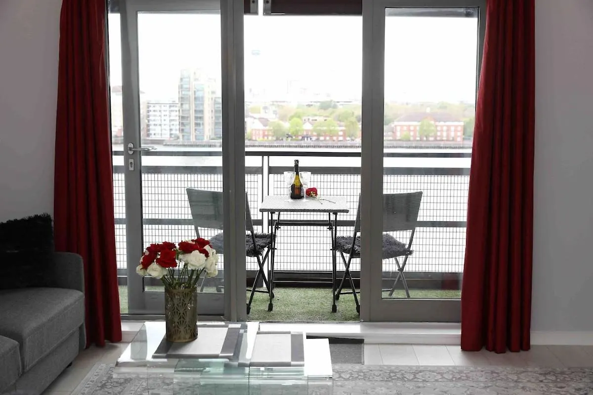 In The River Times View London Apartment