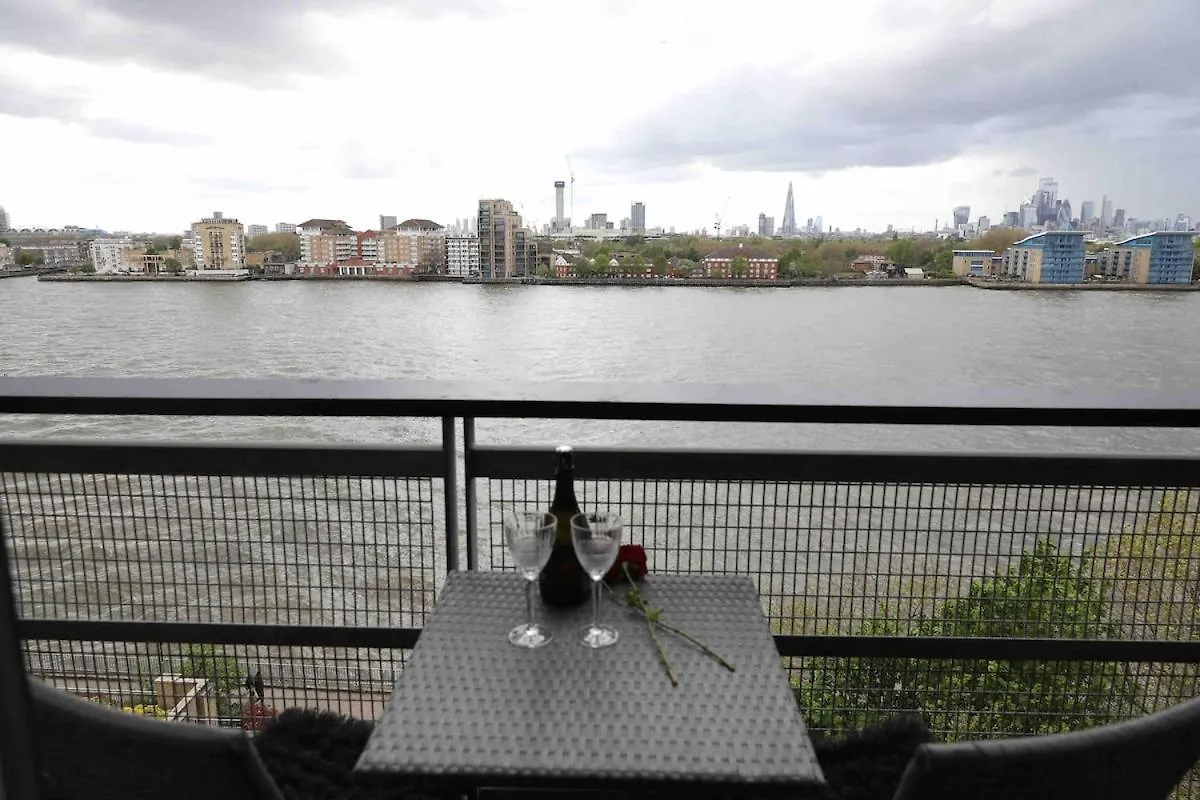 In The River Times View London 0*,